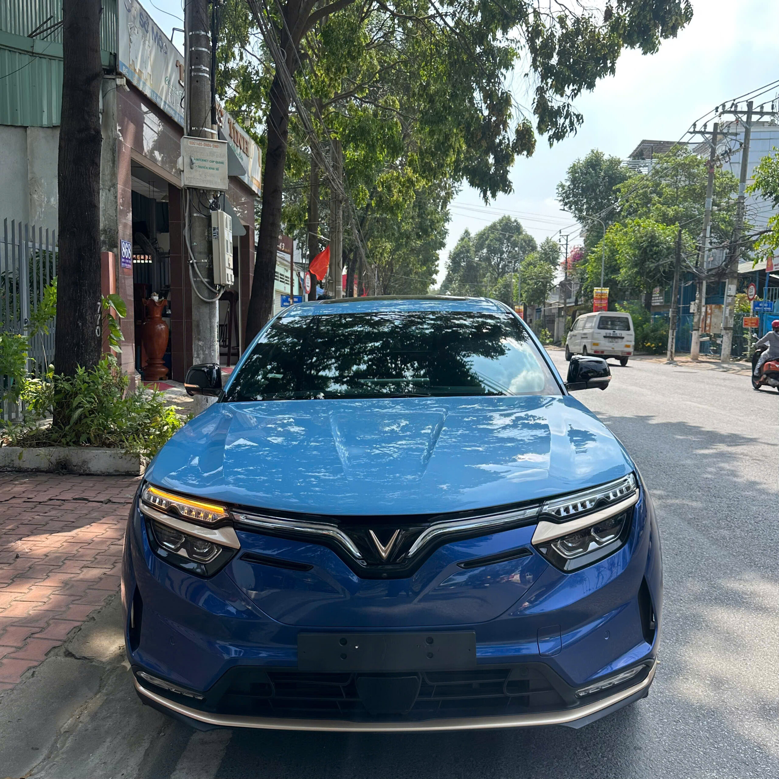 VF8Plus_Xanh_Luot